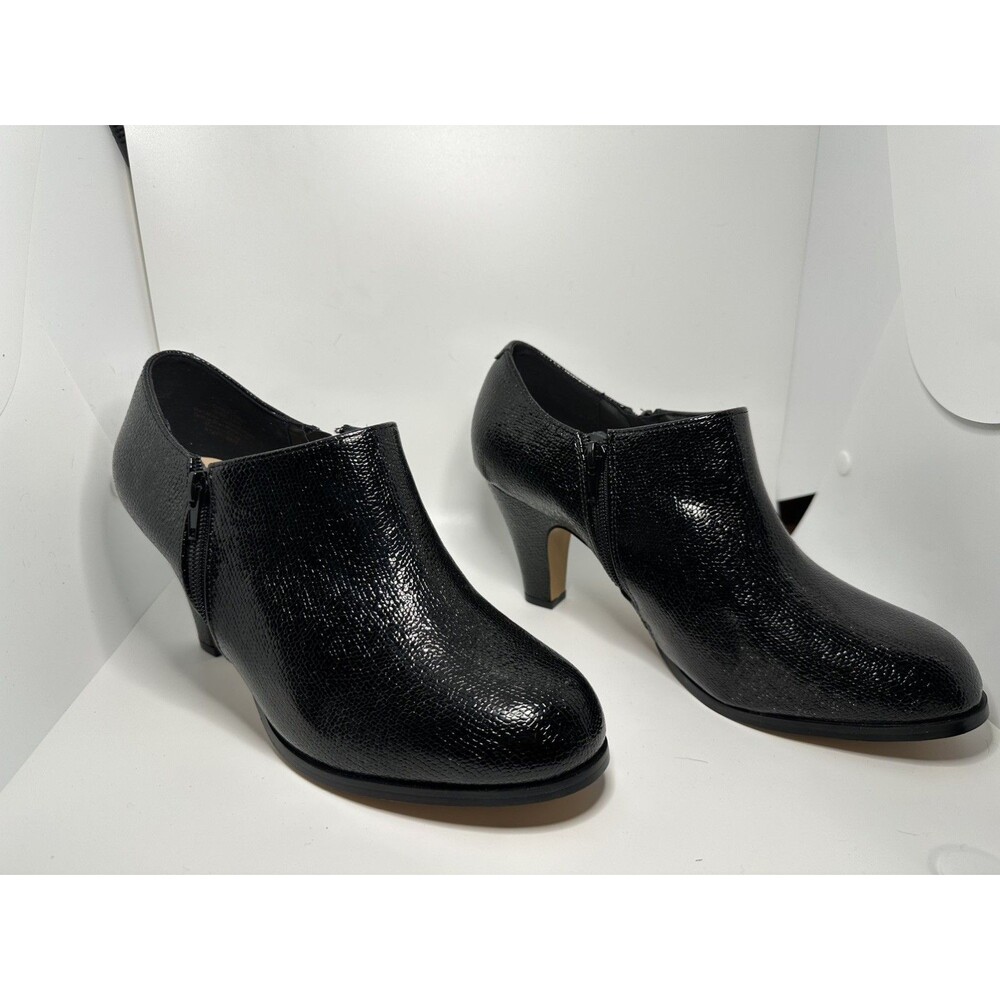 Journee Collection Womens 10W Sanzi Black Lizard-Embossed Boots Booties